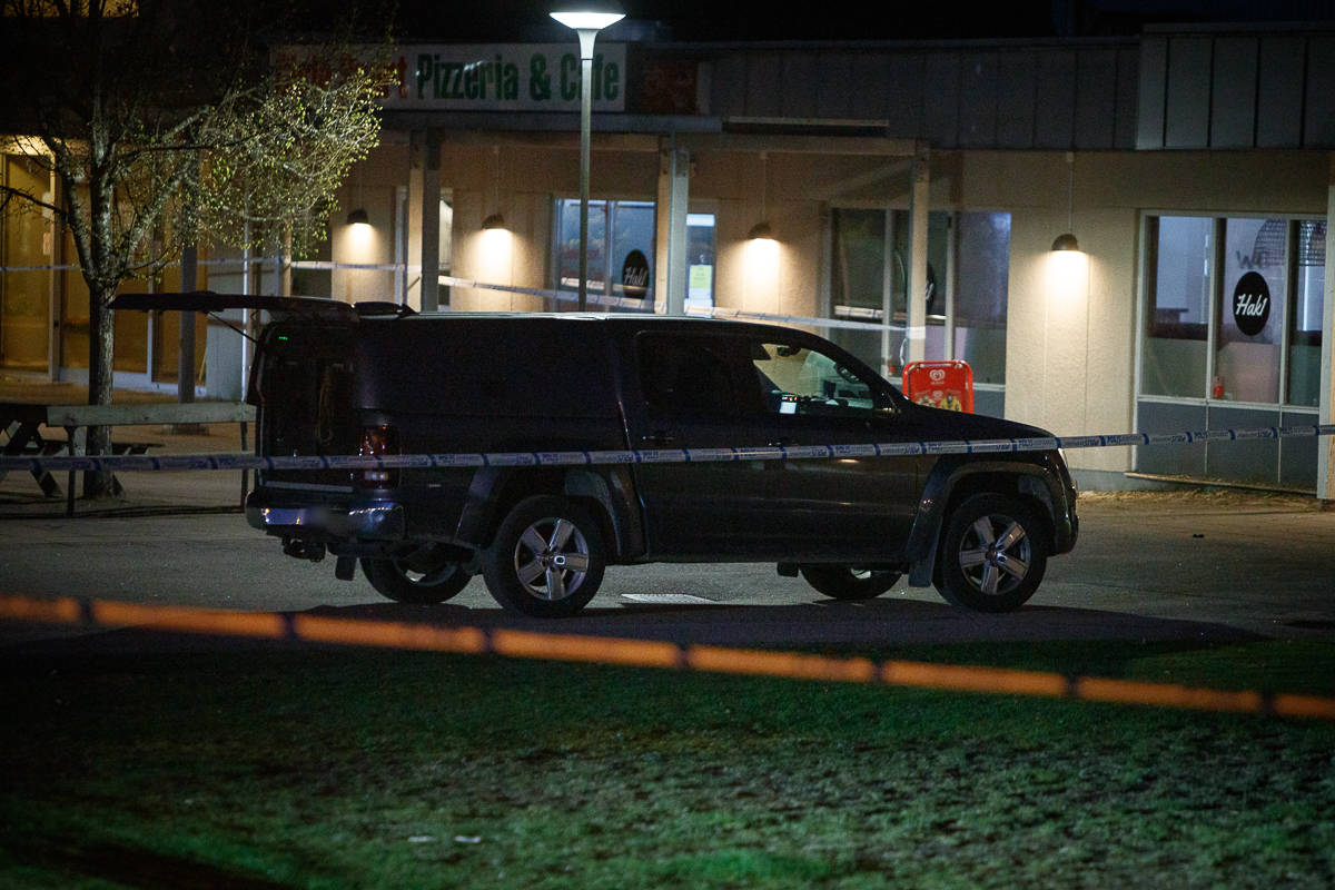 Polis på plats i Gislaved efter larm om skottlossning. Man skadad av vådaskott