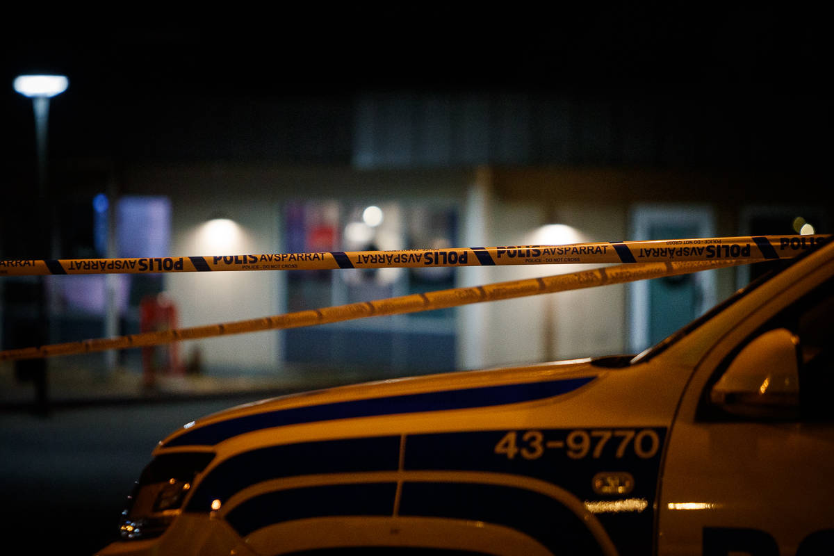 Avspärrning i Gislaved efter larm om skottlossning. Man skadad av vådaskott