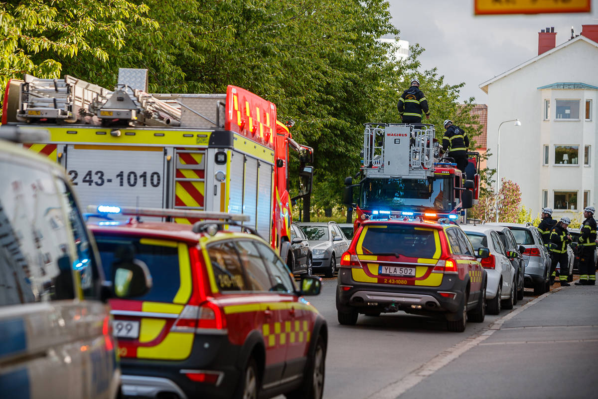 Boende släckte brand i kök