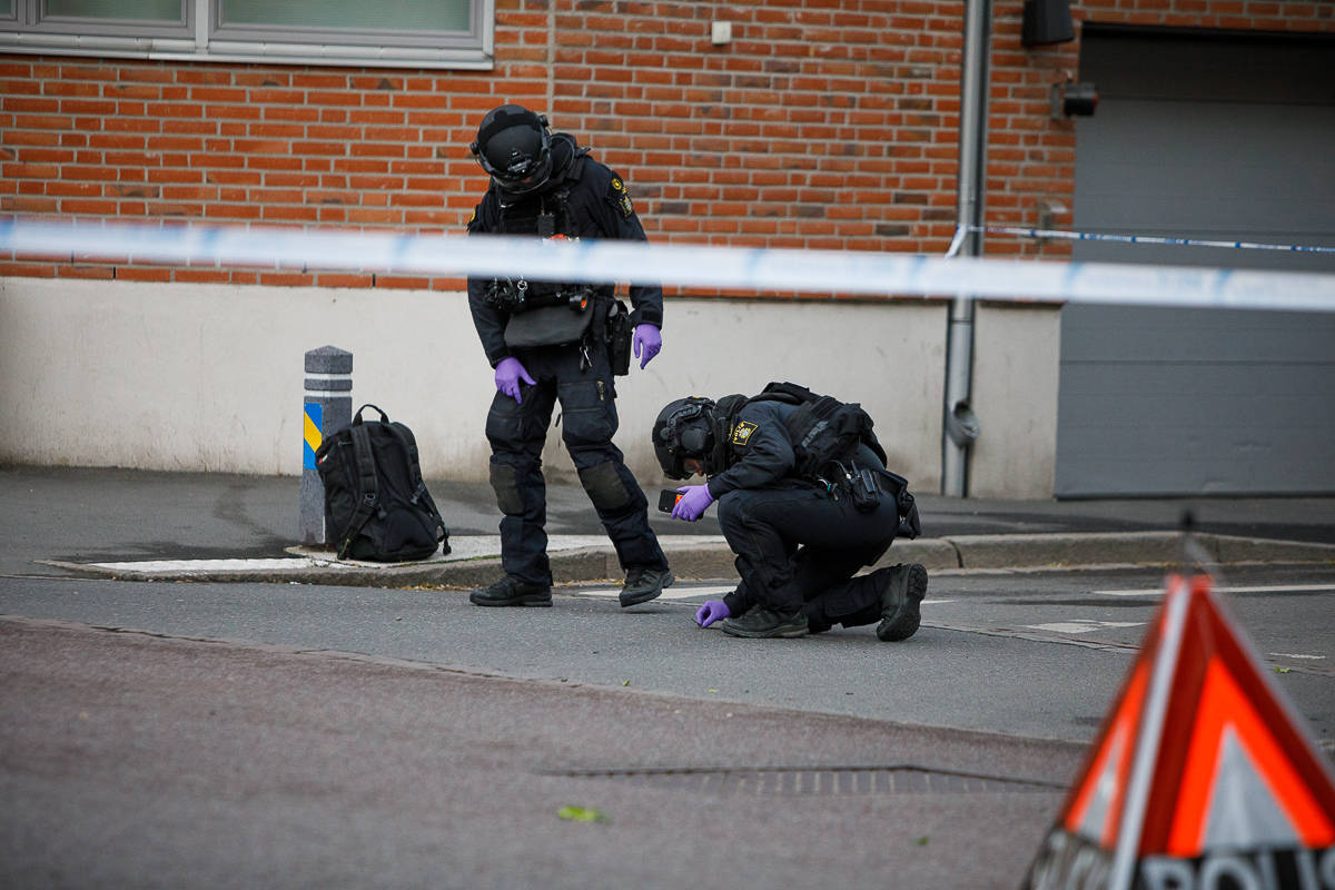 Nationella bombskyddet vid explosion på Björngränd i Jönköping.