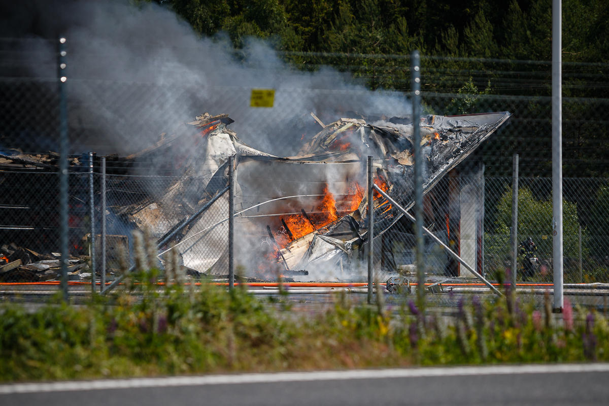 Kraftig rökutveckling vid industribrand i Öggestorp