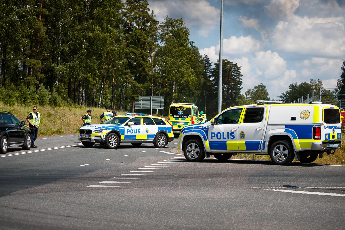 Polis vid industribrand i Öggestorp
