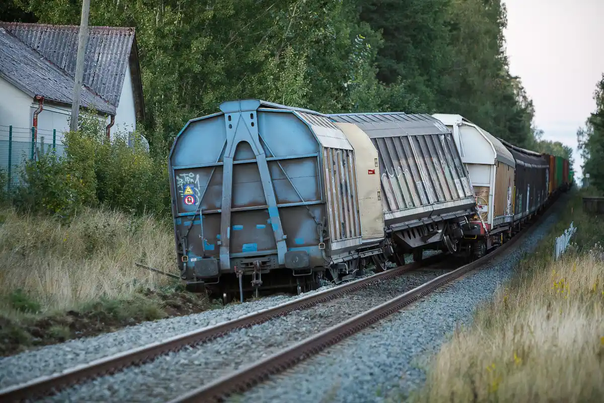 Godstågsvagnar spårade ur