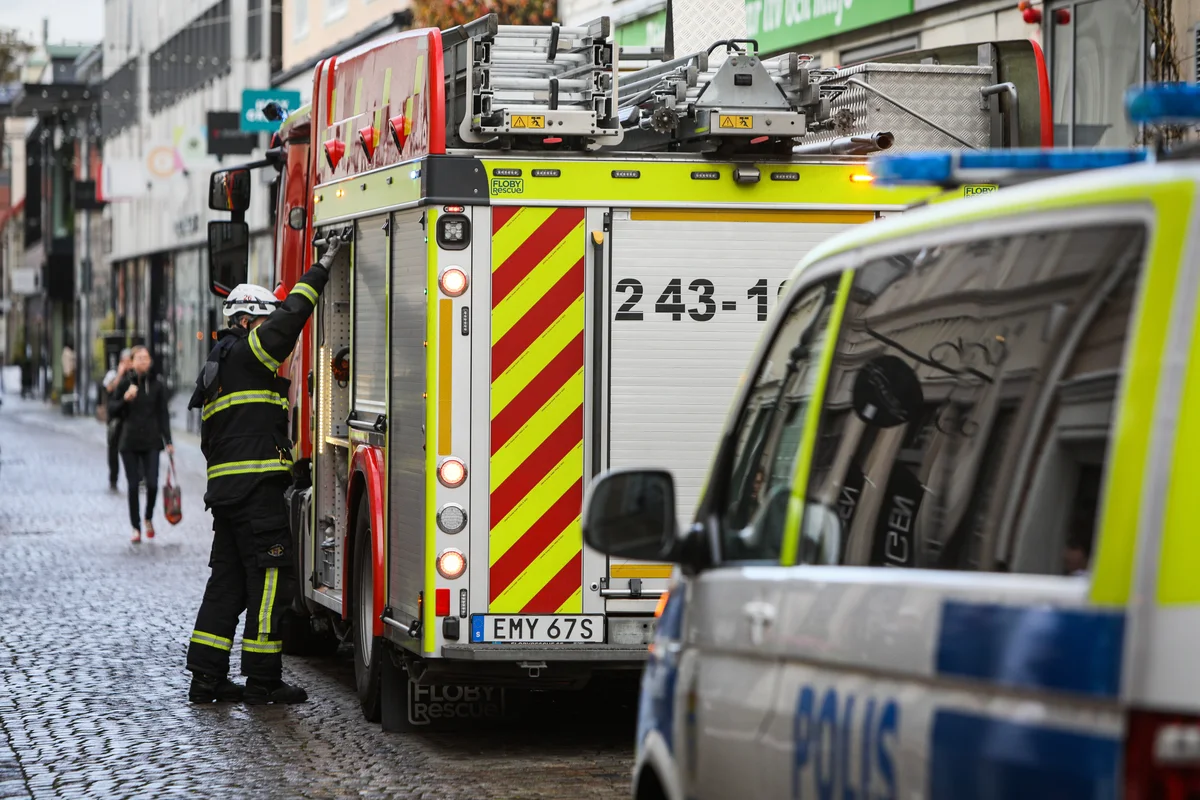 Räddningstjänst på larm om rökutveckling i city