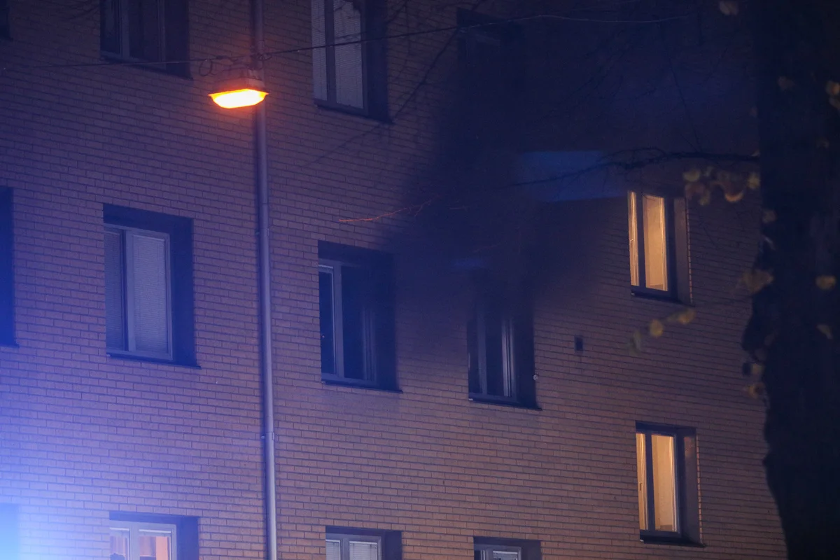 brand i ett flerfamiljshus på Kanalgatan