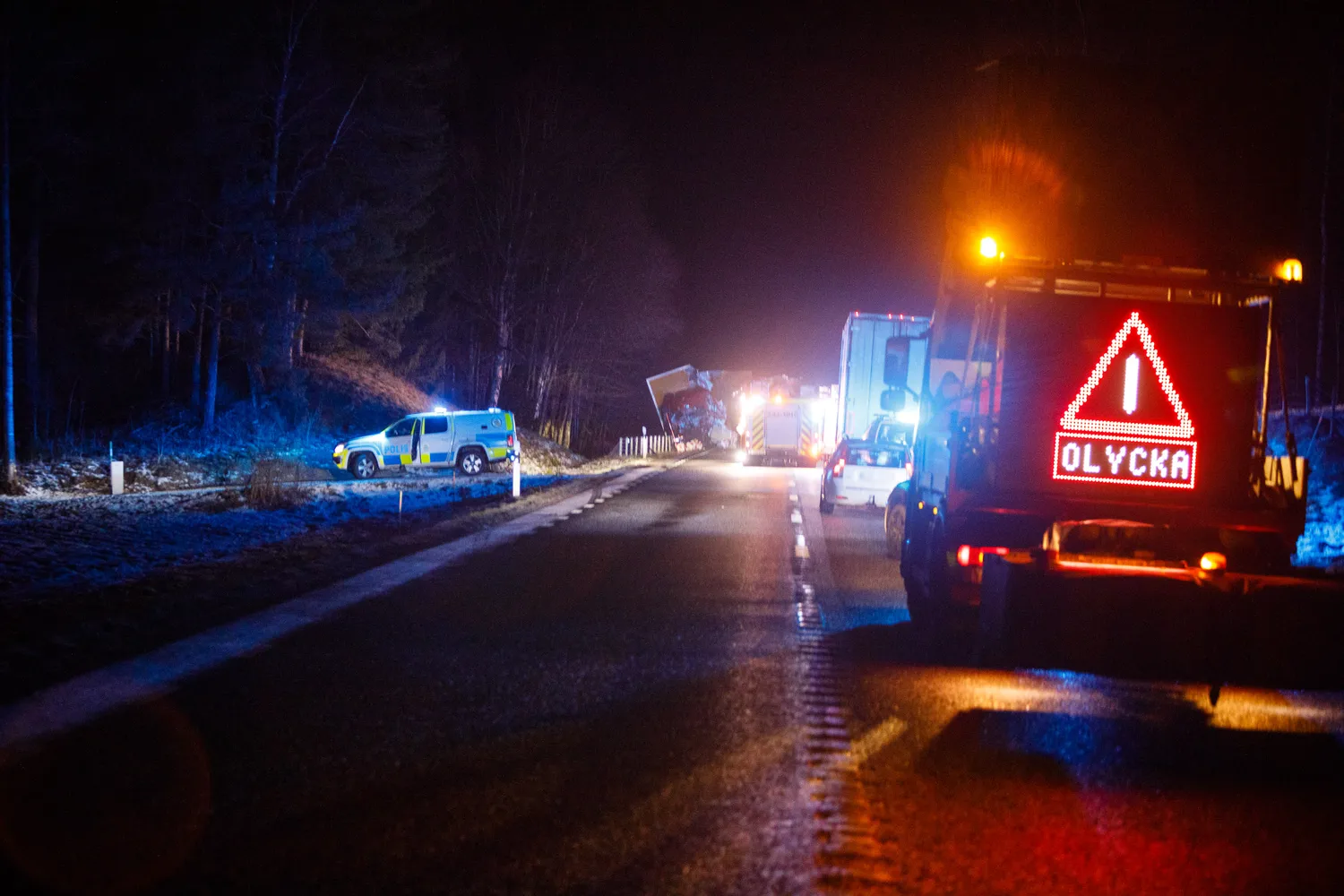 Lastbilar i allvarlig trafikolycka på riksväg 26/47 norr om Mullsjö