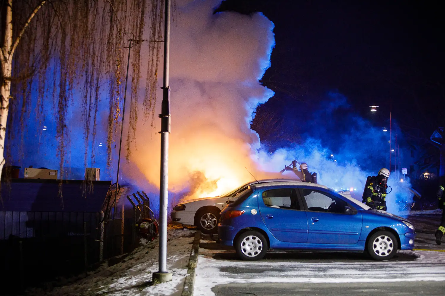 Bilbrand vid Stationsgatan i Huskvarna