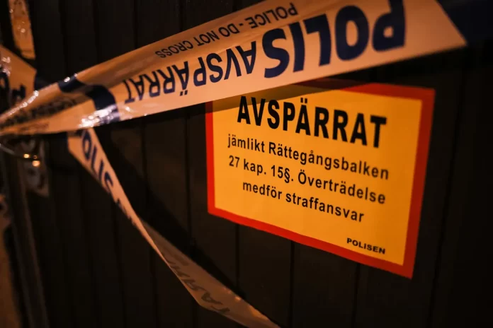 Företag avspärrat vid polisinsats
