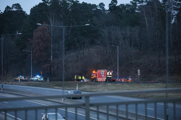 Bil hamnade i diket vid Trafikplats Ryhov