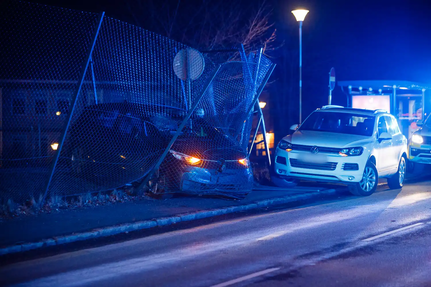 Singelolycka på Norrängen - körde in i stängsel