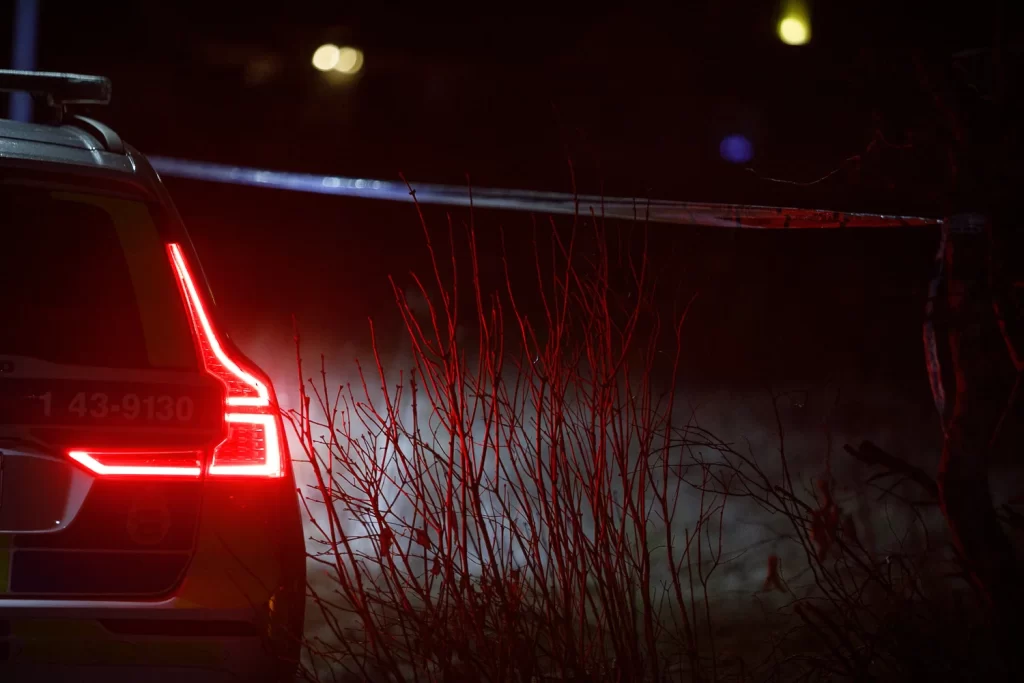 polis avspärrat, Misstänkt mord - person hittad död i Taberg