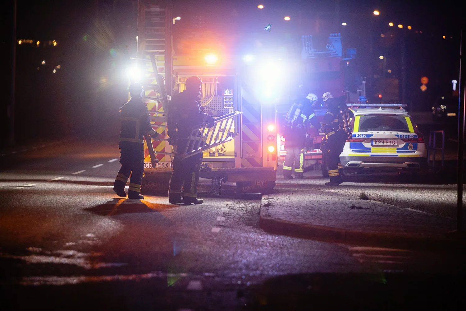 Räddningstjänsten och polis på utryckning