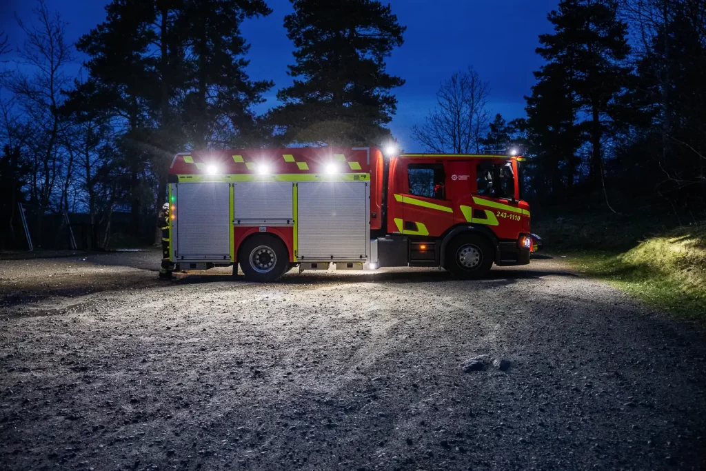 Räddningstjänsten 43-1110. Brand i soptunna vid Vista Kulle.