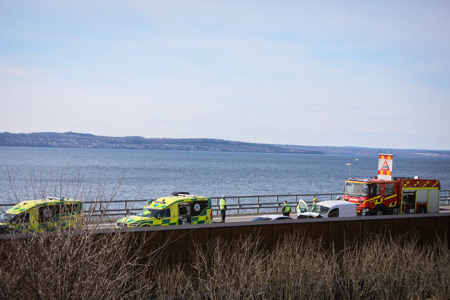 Två bilar i trafikolycka på E4
