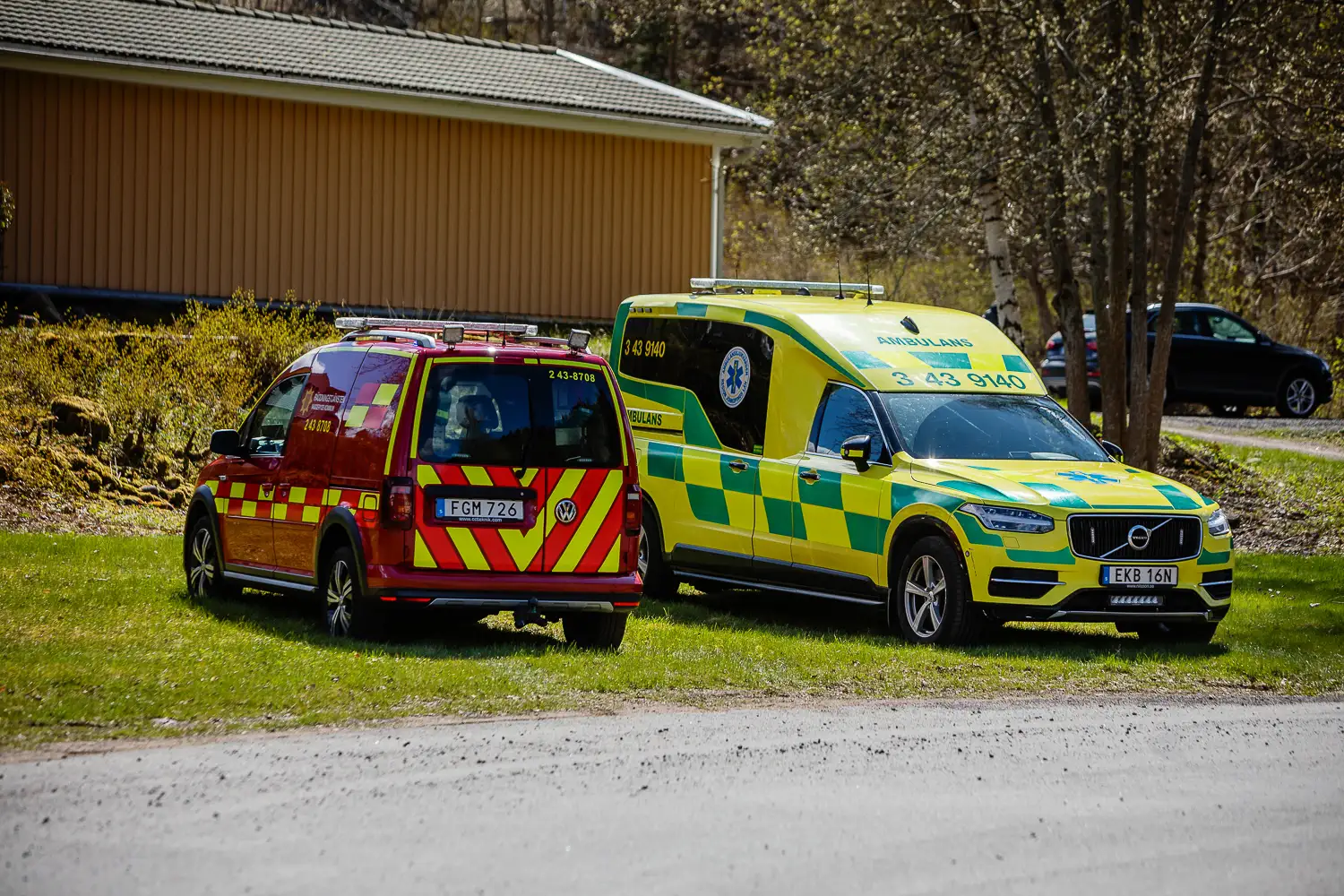 Räddningstjänsten och ambulans vid brand i industrifastighet i Taberg