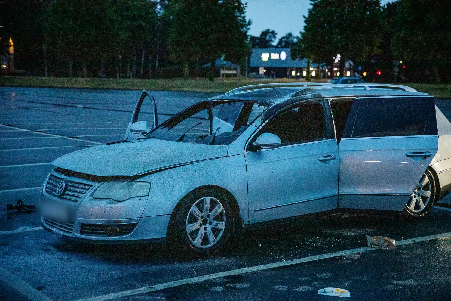 Bilbrand på parkering