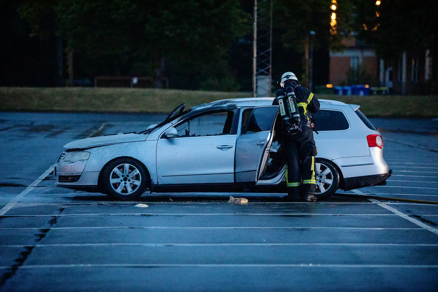 Bilbrand på parkering