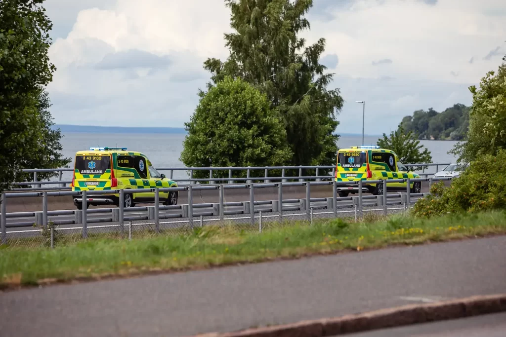 ambulans, utryckning trafikolycka på E4