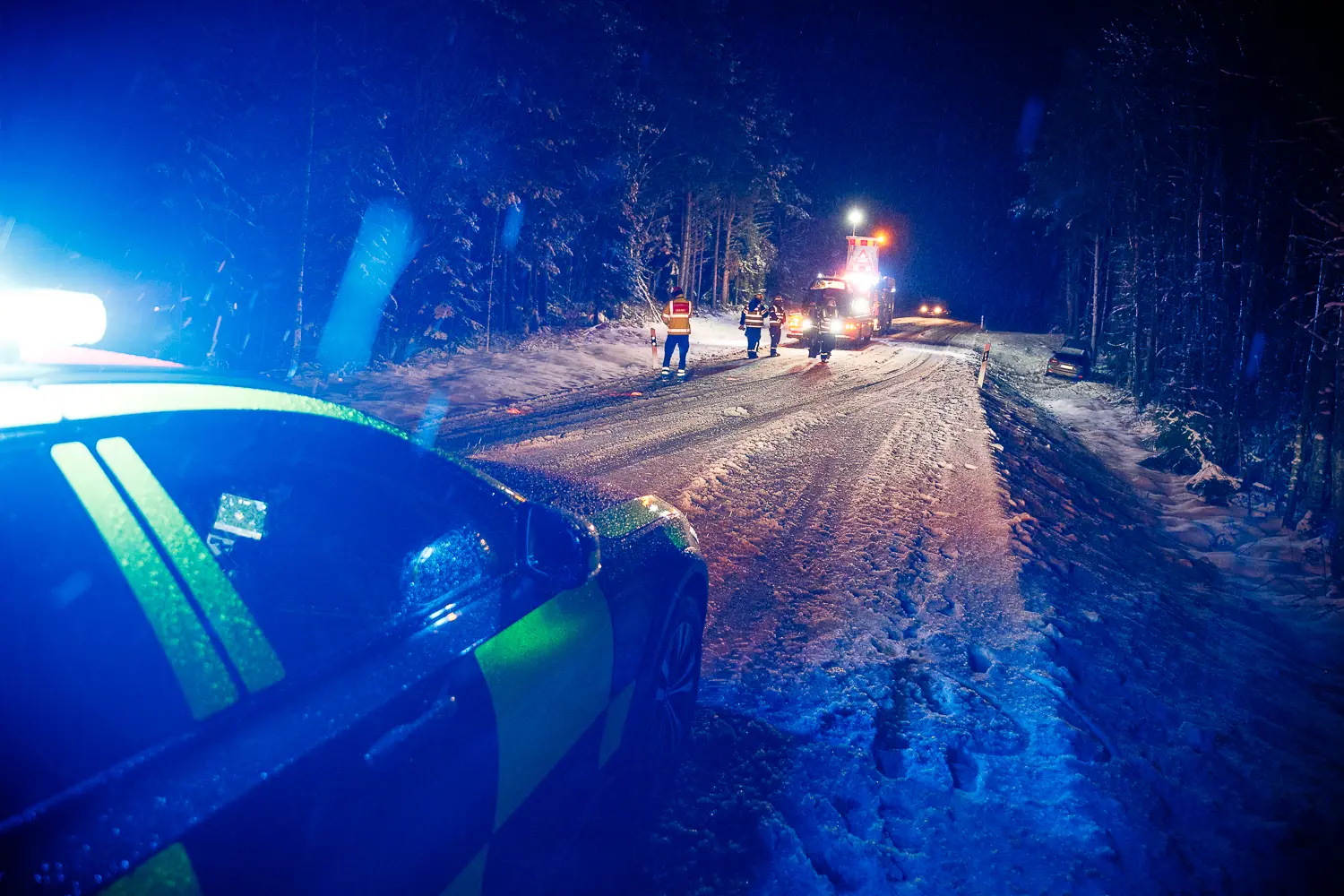 Flera fordon i trafikolycka på länsväg 834.