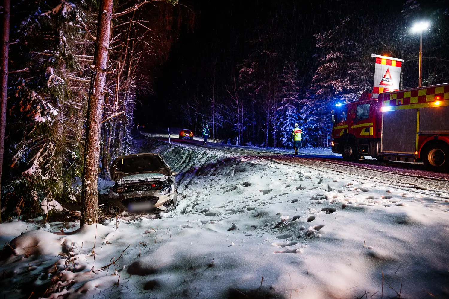 Flera fordon i trafikolycka på länsväg 834.