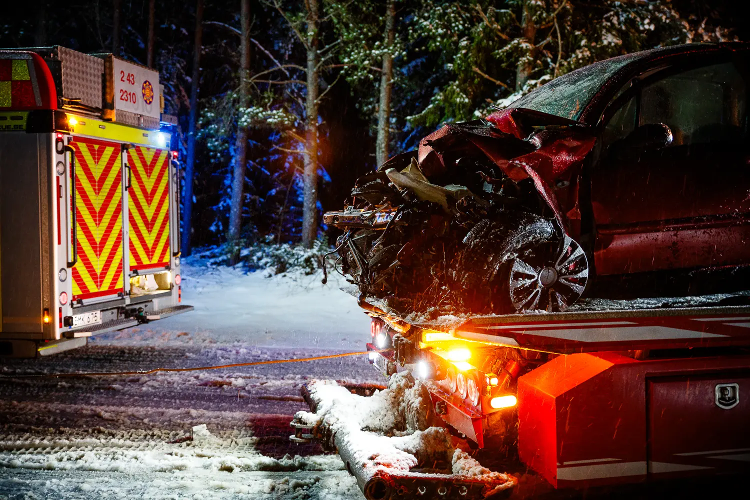 Flera fordon i trafikolycka på länsväg 834.