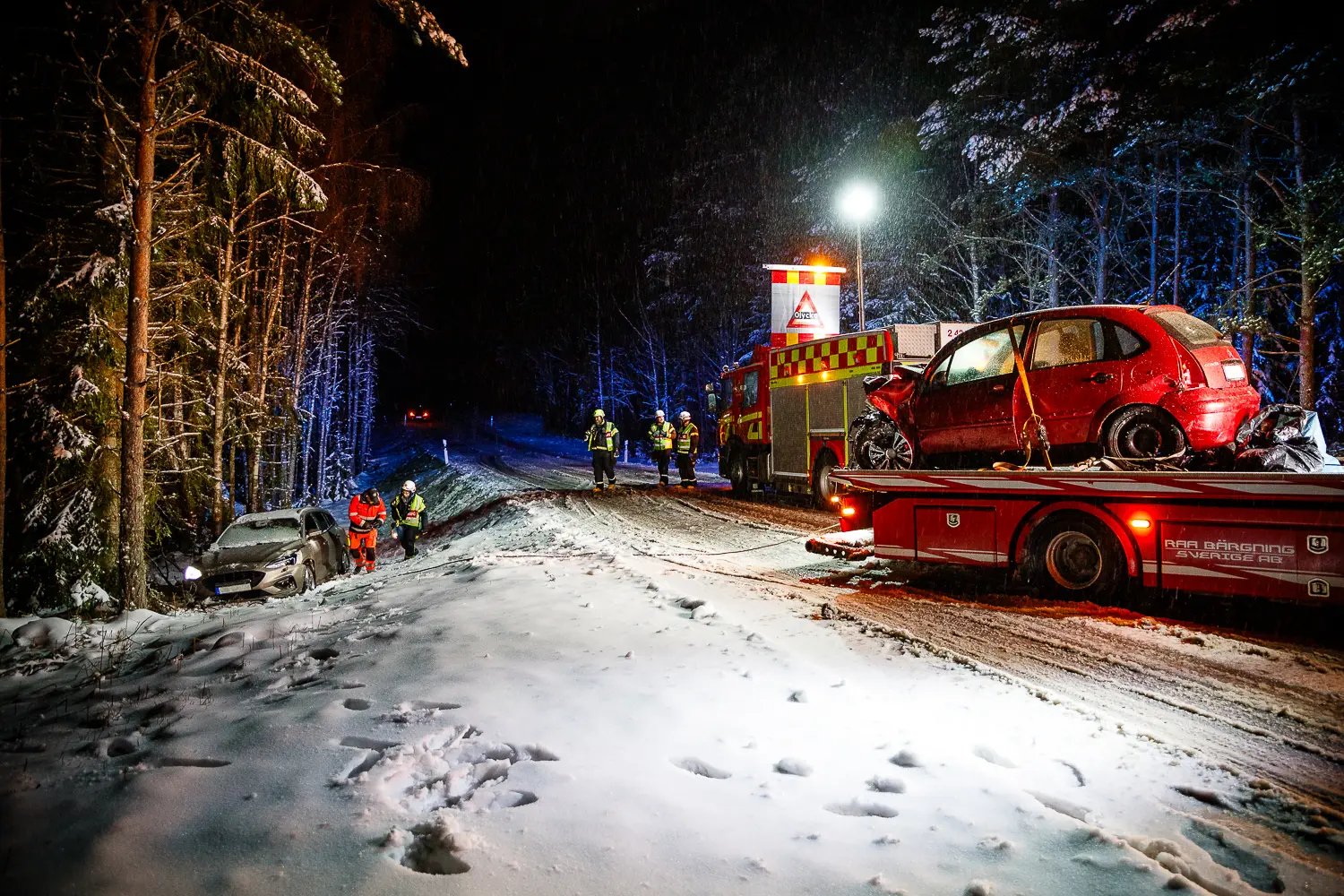 Flera fordon i trafikolycka på länsväg 834.