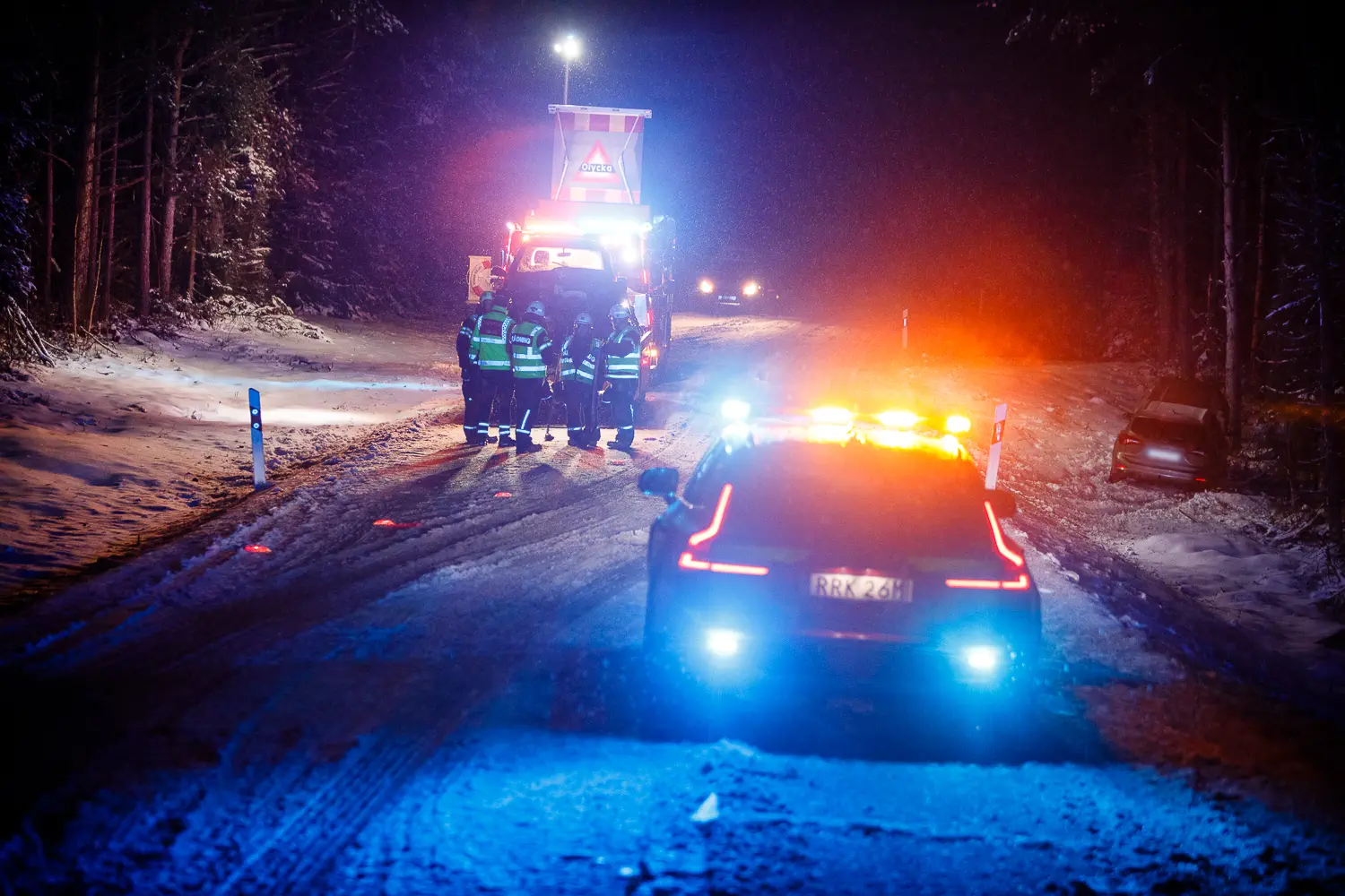 Flera fordon i trafikolycka på länsväg 834.