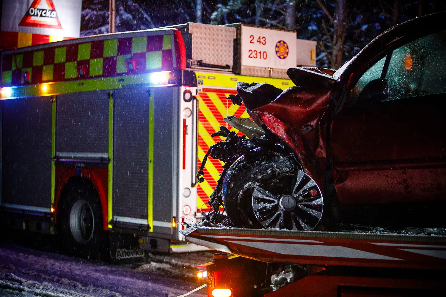 Flera fordon i trafikolycka på länsväg 834.