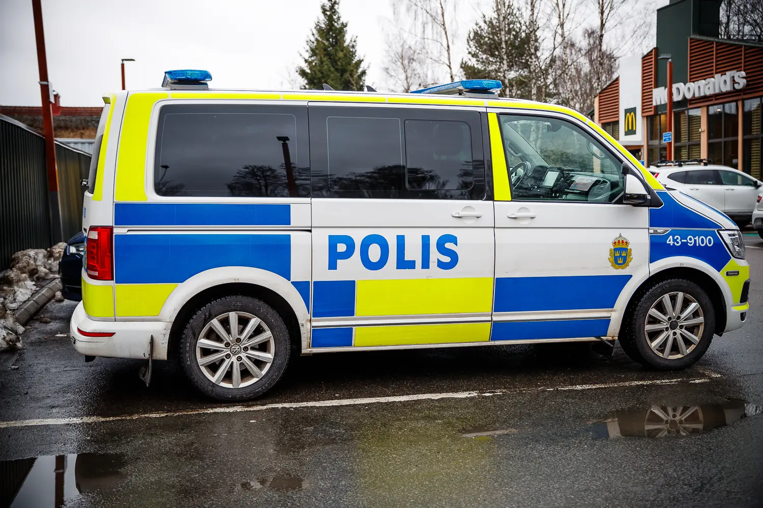 Polis - Avliden person påträffad utomhus i Jönköping