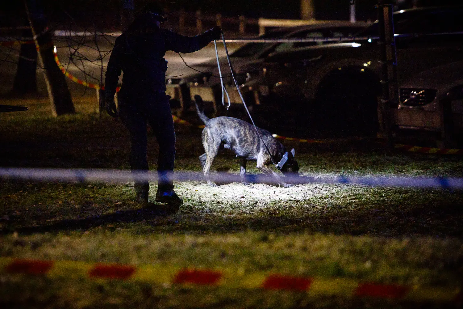 Polis på plats efter att två personer hittades döda efter en lägenhetsbrand i Nässjö, händelsen utreds som mord.