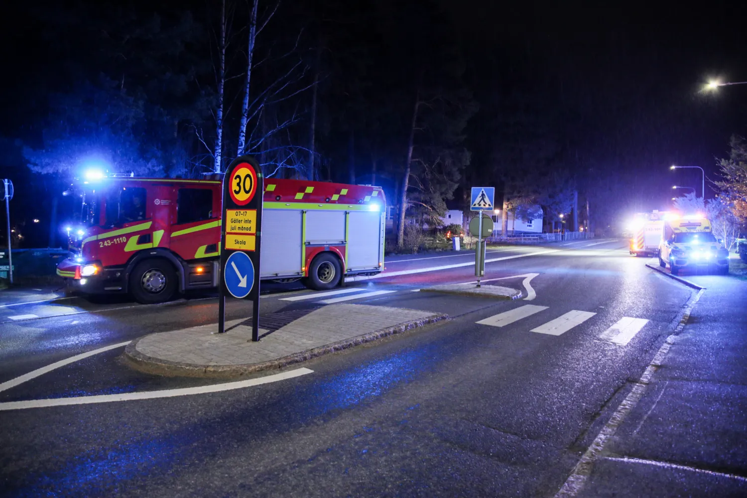 Rökutveckling från hiss. Larm om Brand i hiss i Ljungarum.