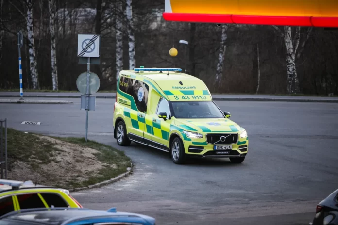 Ambulans, larm om påkörd person