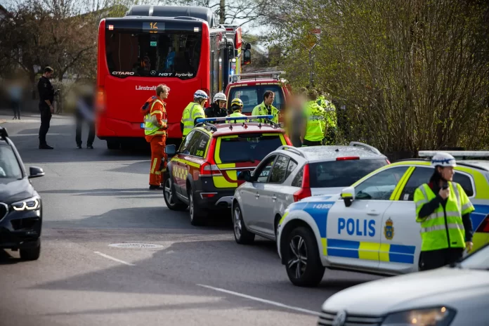 Trafikolycka mellan moped och buss