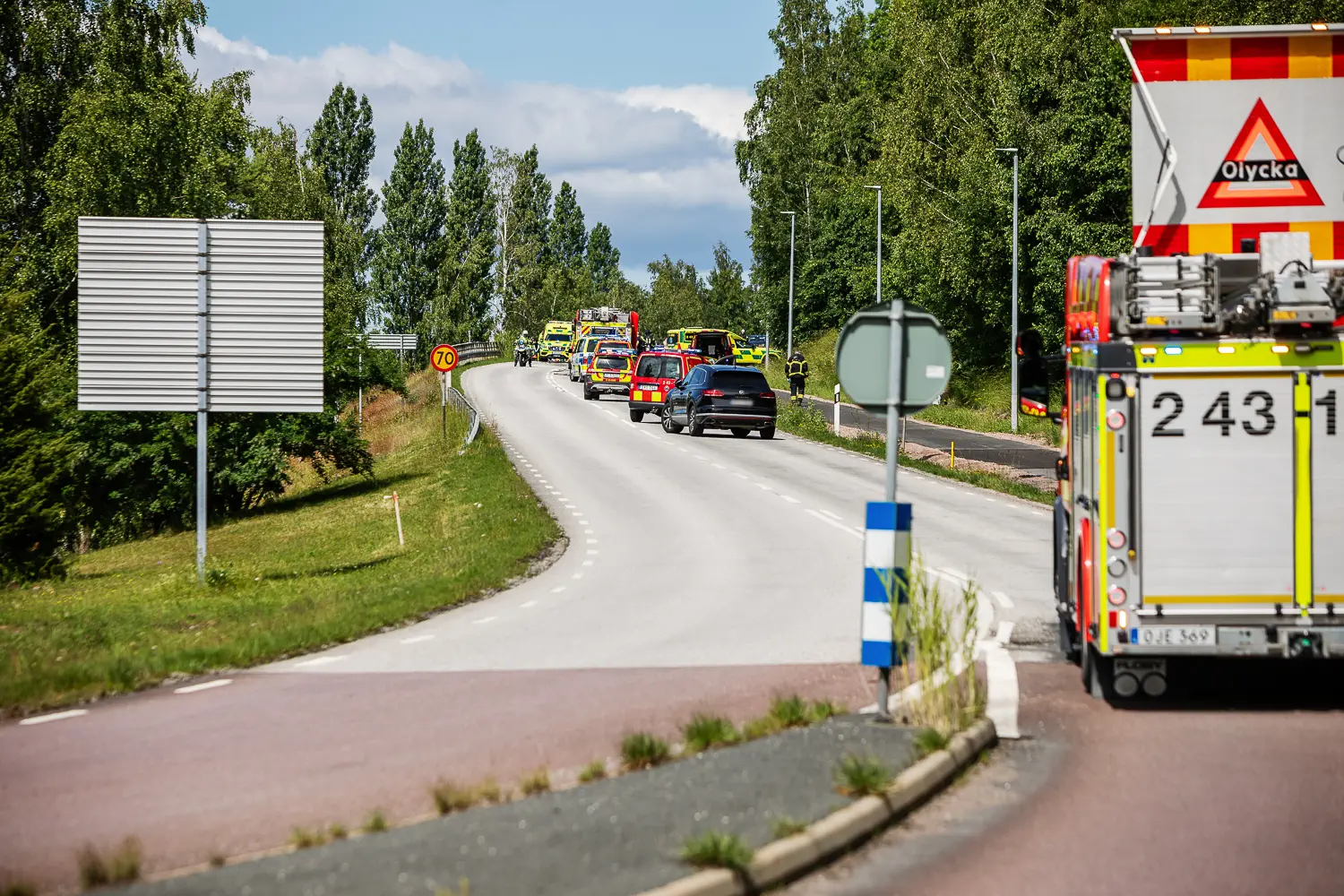 Motorcykel och personbil i kollision vid Brunstorp i Huskvarna