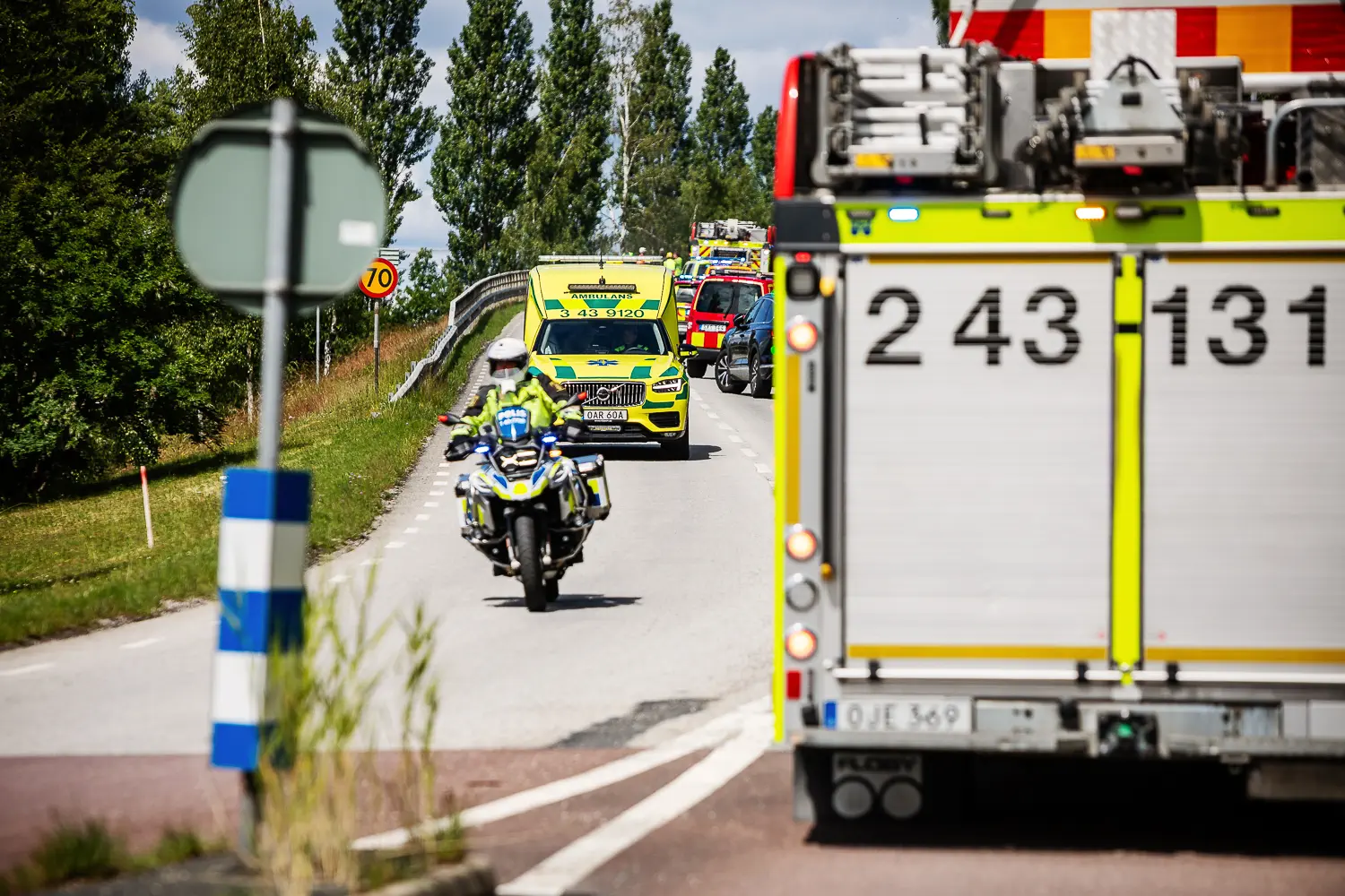 Motorcykel och personbil i kollision vid Brunstorp i Huskvarna