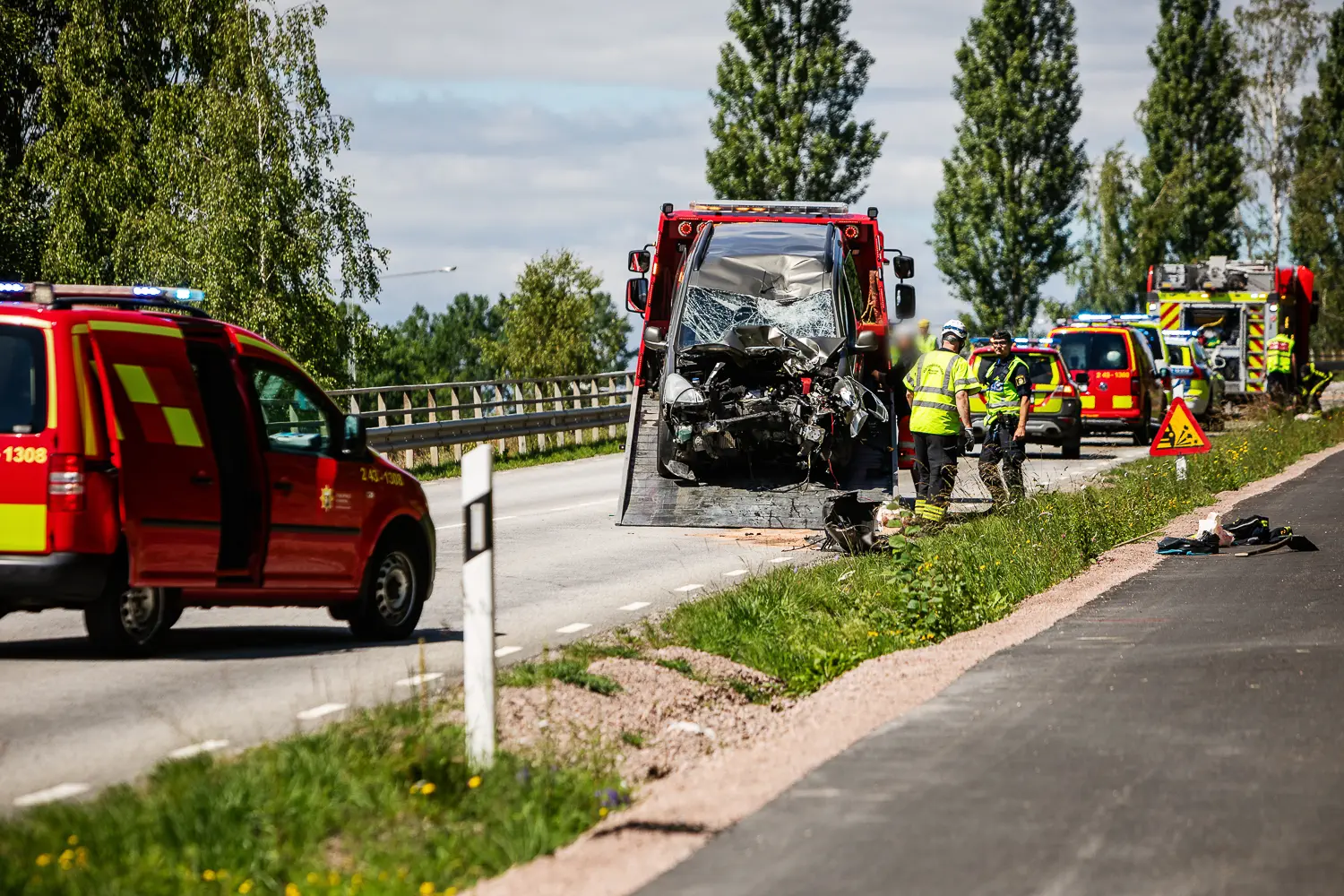 Motorcykel och personbil i kollision vid Brunstorp i Huskvarna