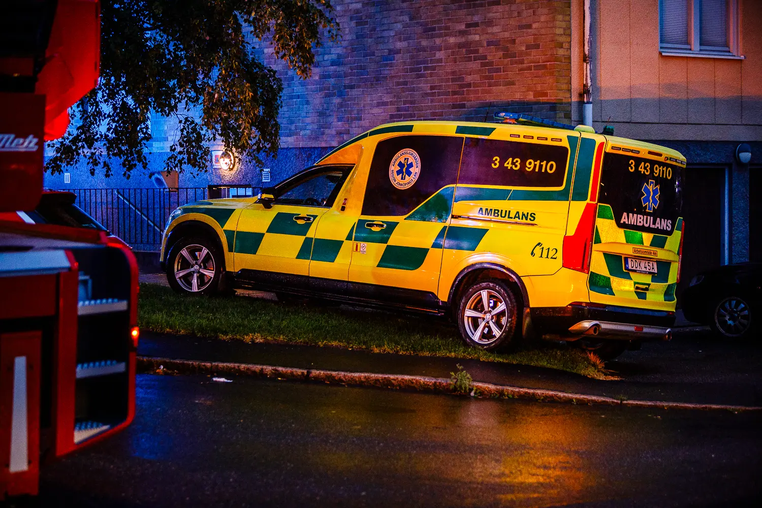 Ambulans på misstänkt brand