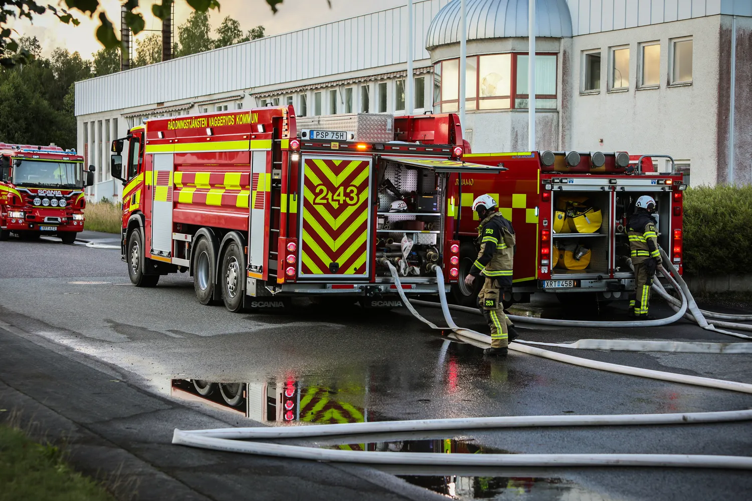 Räddningstjänsten på brand i industri i Bor, Värnamo