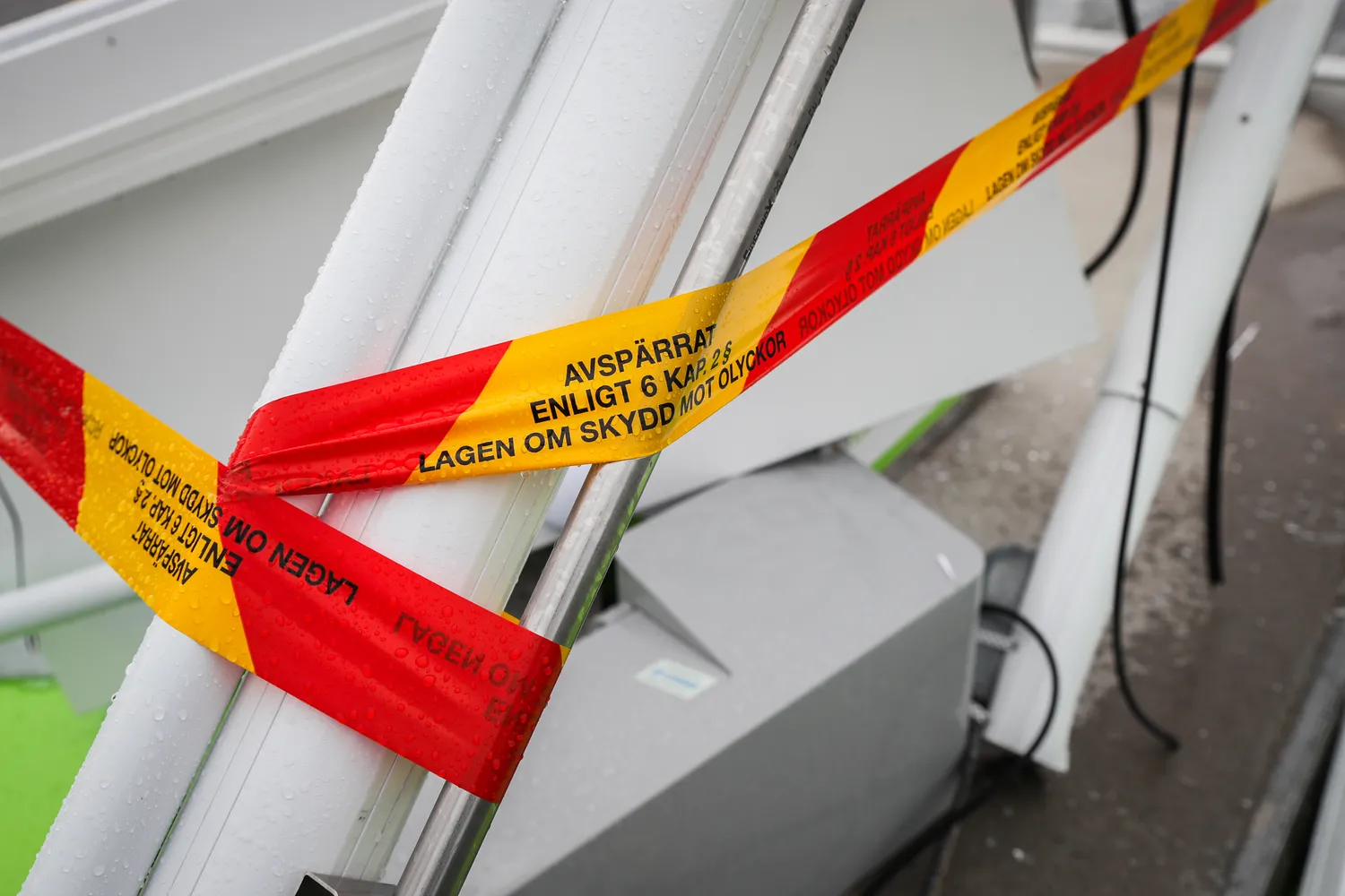 Körde ner tak vid biogas tankstation i Jönköping