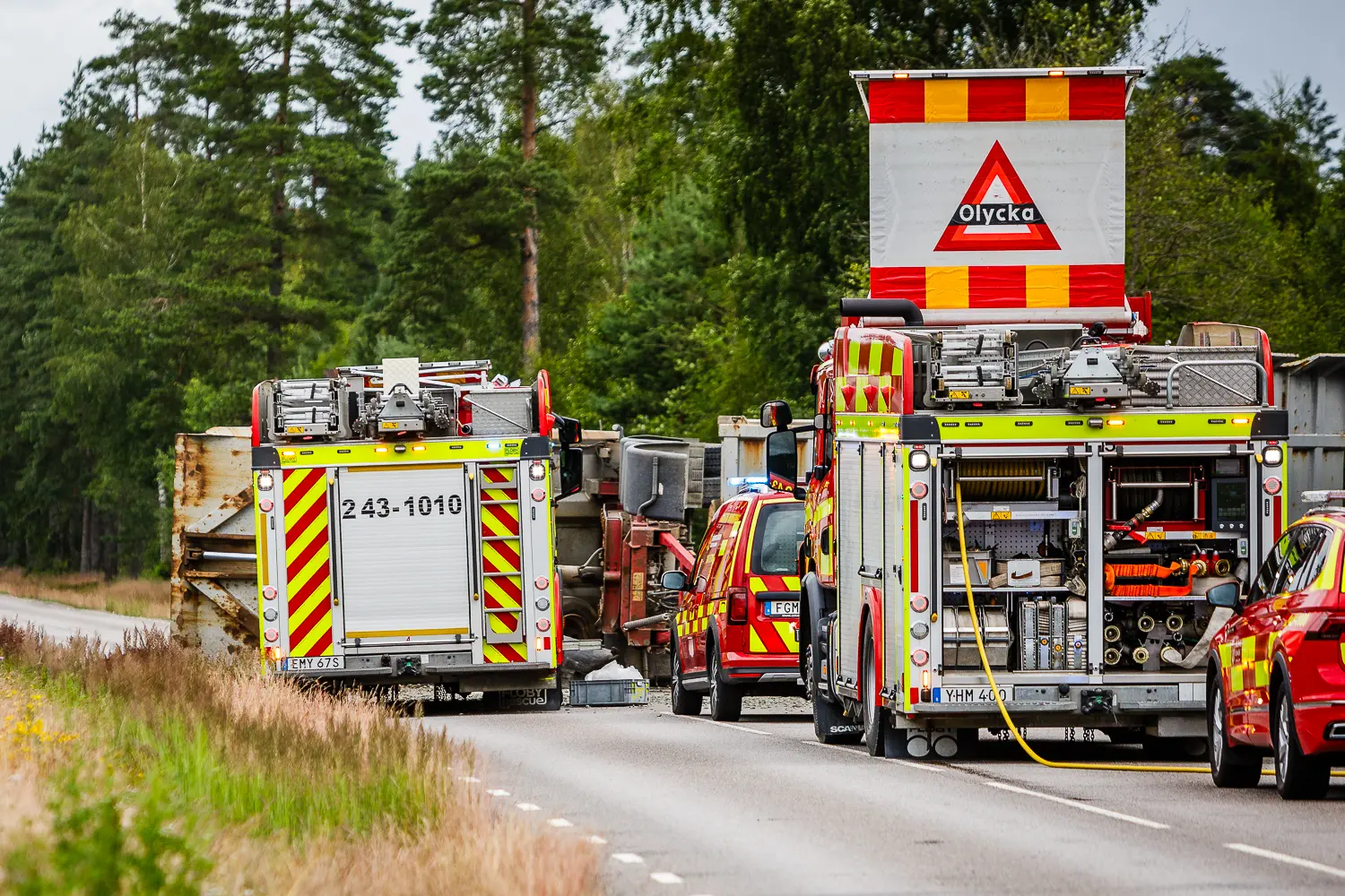 Allvarlig trafikolycka mellan lastbil och personbil i Vaggeryd
