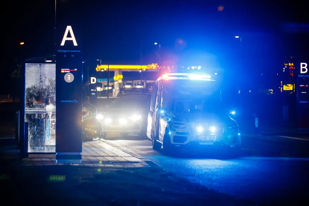 Rån i Ekhagens centrum - kvinna skadad