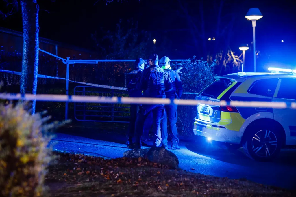 Avspärrning på Öxnehaga efter skottlossning.