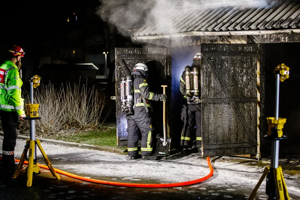 Brand i cykelskjul
