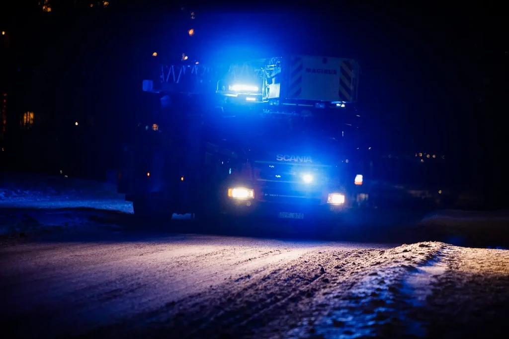 Misstänkt lägenhetsbrand på Birger Jarlsgatan