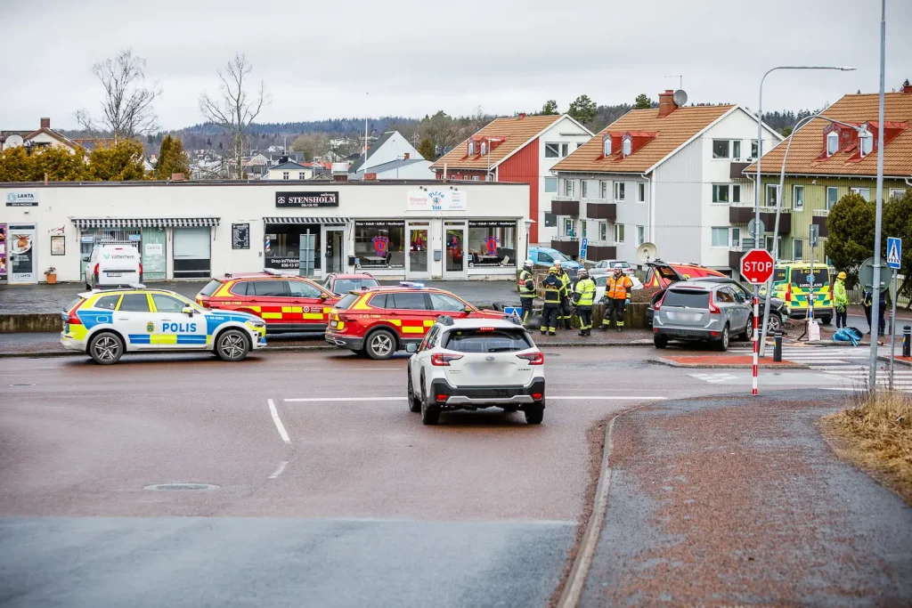 Trafikolycka i Huskvarna, två bilar krockade
