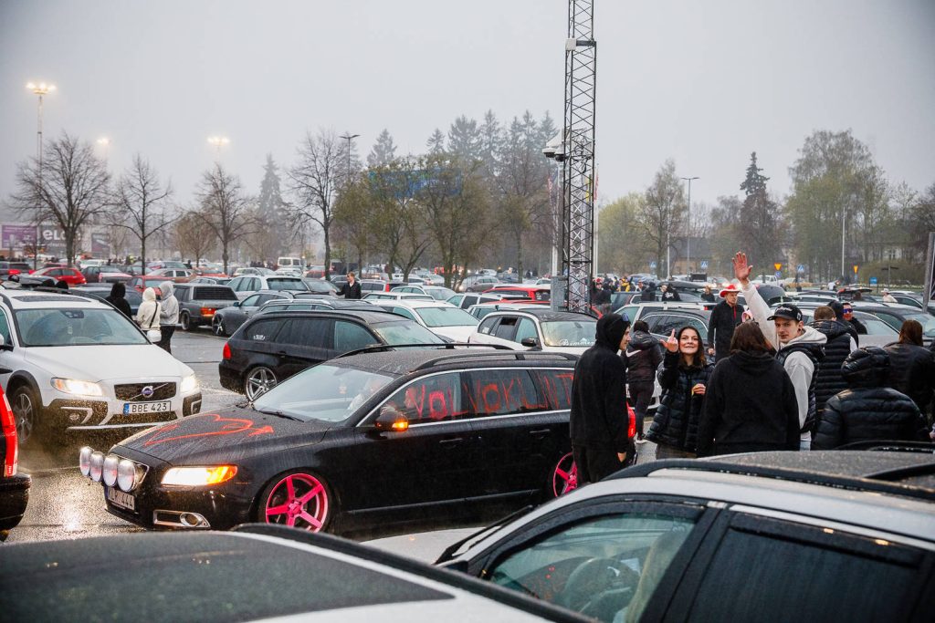 Motorträff på A6 under påskaftonskvällen