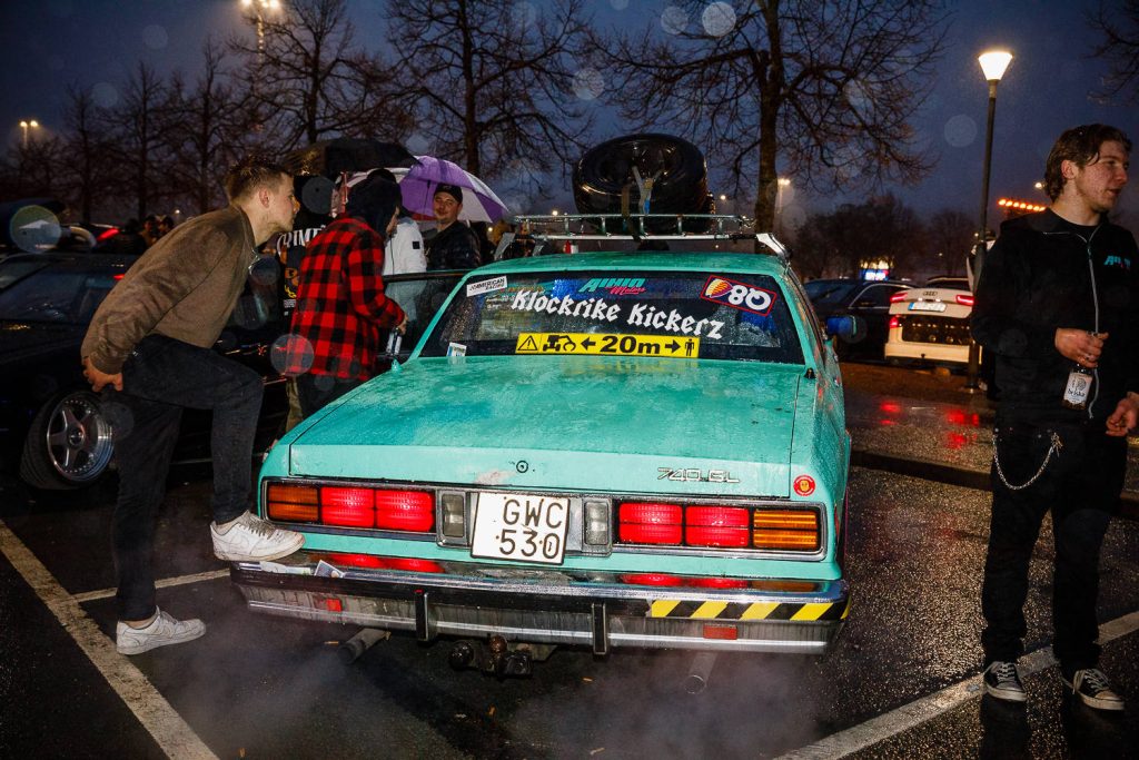 Motorträff på A6 under påskaftonskvällen