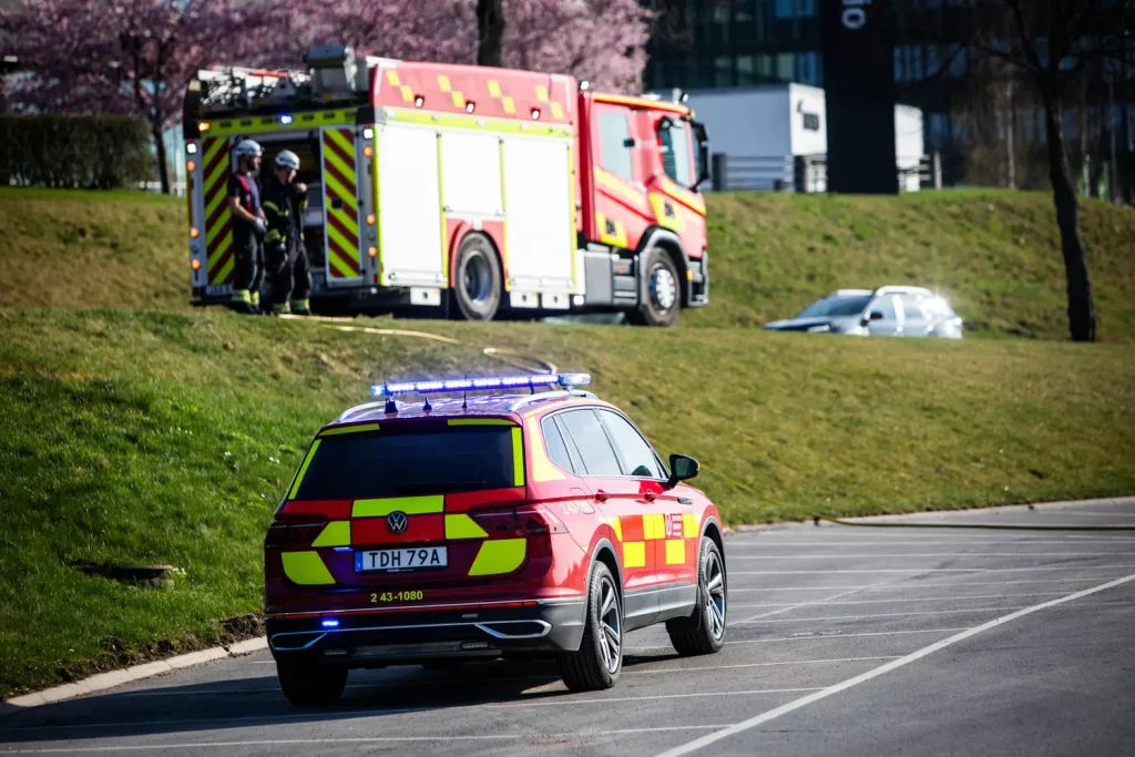 Motorbrand i personbil vid Bataljonsgatan