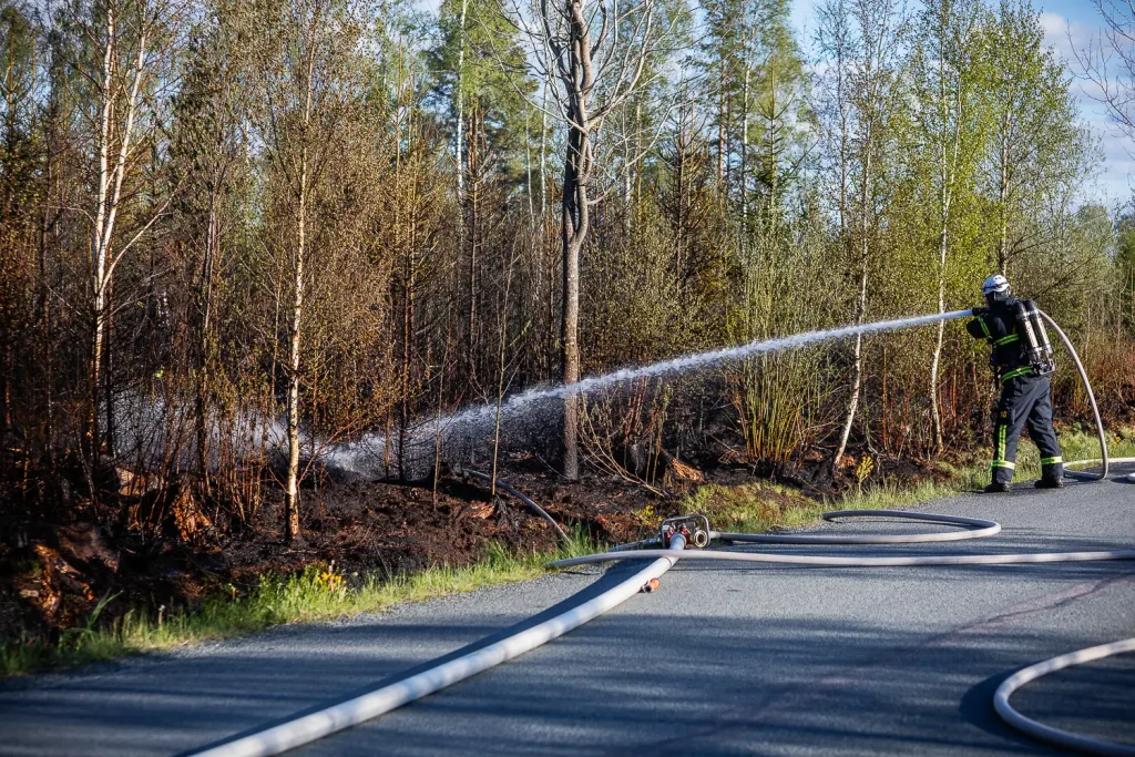 Brand i terrängen vid Lekeryd