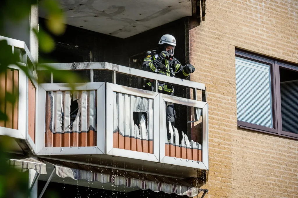 Brand i flerfamiljshus på Torpagatan